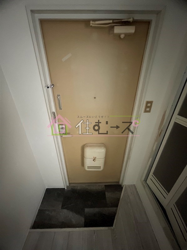 プラザ今林 玄関