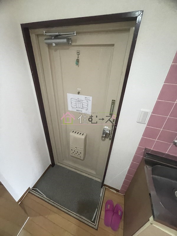 カツタビルディング5号館 玄関