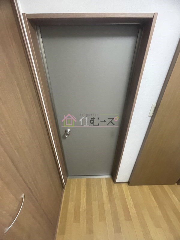 小島荘 玄関