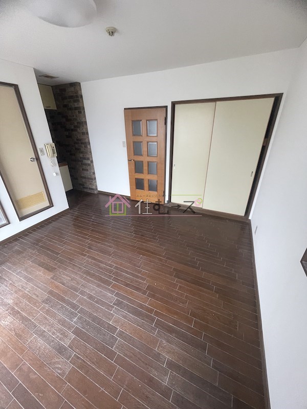 エスコート リビング