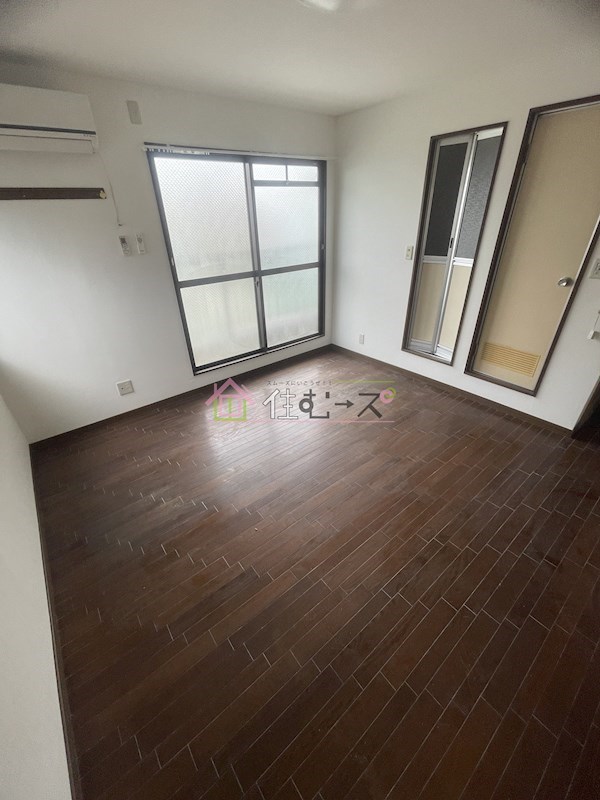 エスコート ベッドルーム