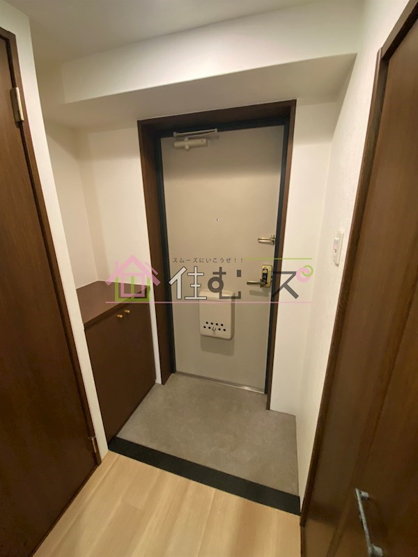 リーガル新大阪Ⅴ 玄関