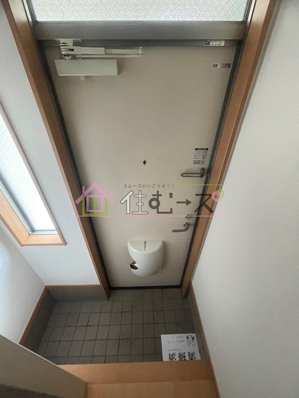 八木テラスⅡ 玄関