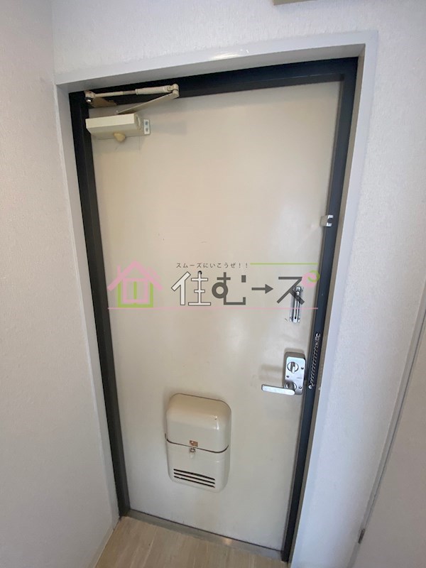 サンライズ中宮 玄関