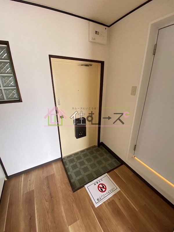 マルタマハイツ 玄関