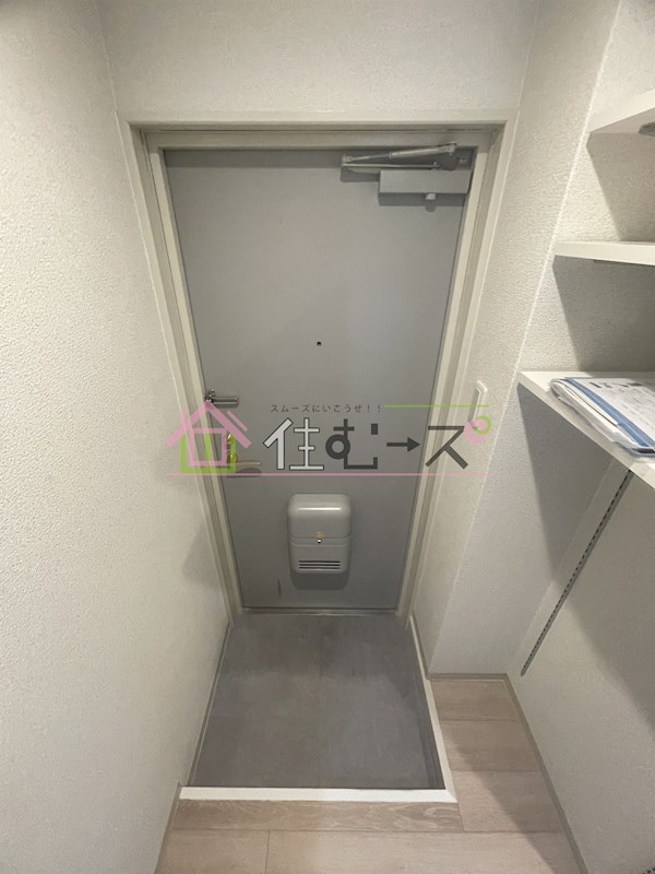 ドミール堺筋本町 玄関