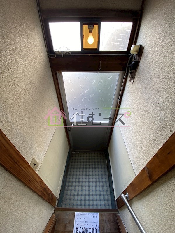 太子橋１丁目貸家　2F 玄関