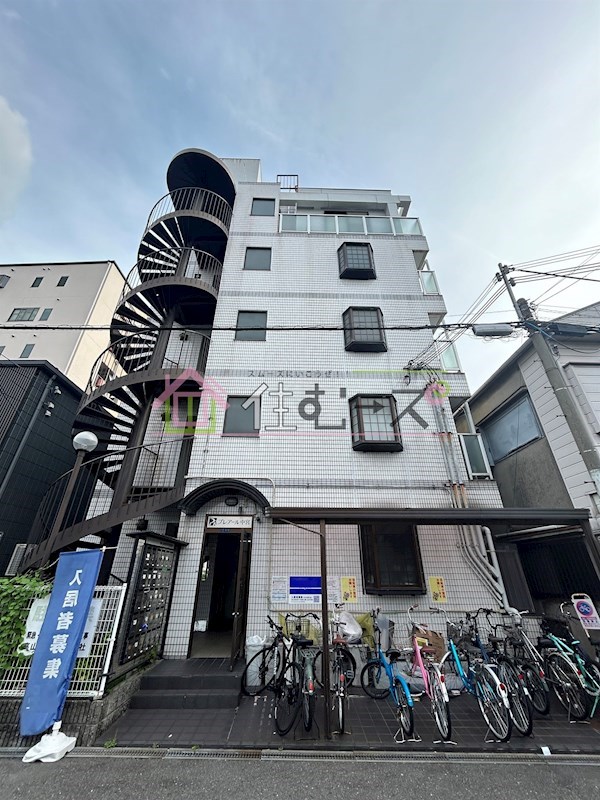 プレアール中宮 外観