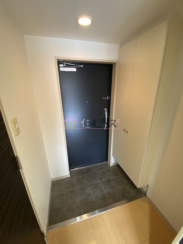 ダイドーメゾン大阪 北堀江 玄関