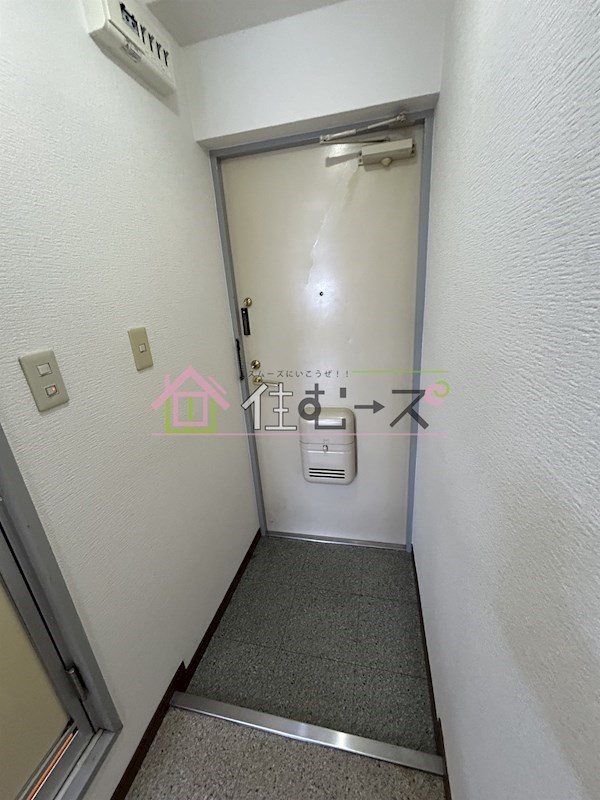 ビルシャナ長居 玄関