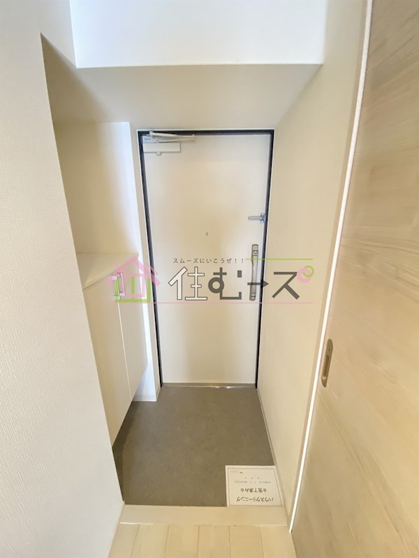 LIVIAZ NAMBA KRASS 玄関