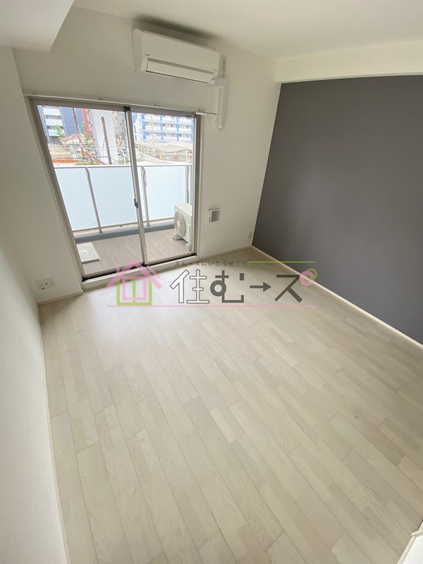 LIVIAZ NAMBA KRASS ベッドルーム