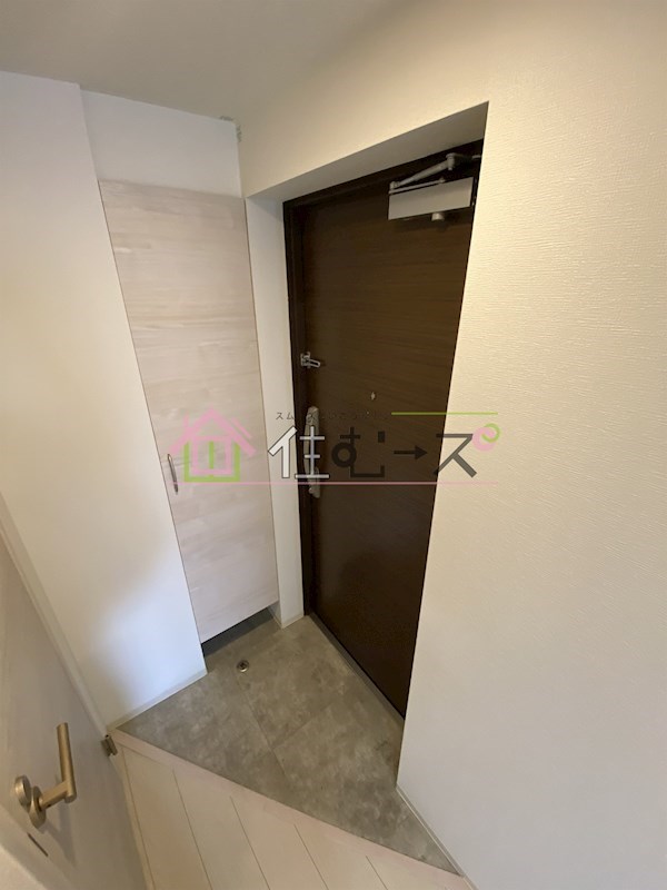 ファーストフィオーレ心斎橋イーストⅢ 玄関