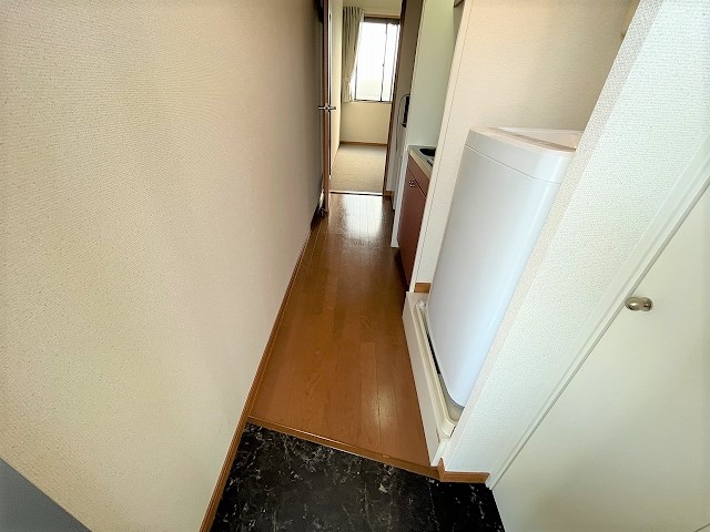 レオパレスメイクリポーズ 玄関