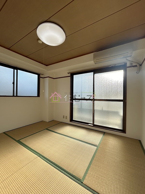 クリスタル長居 ベッドルーム