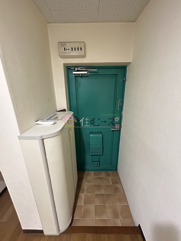 エバーグリーン新大阪 玄関