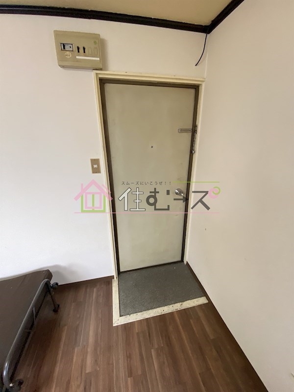 シャルム今市 玄関