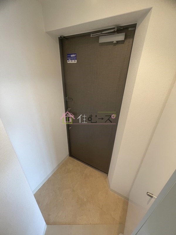 レジディア谷町 玄関