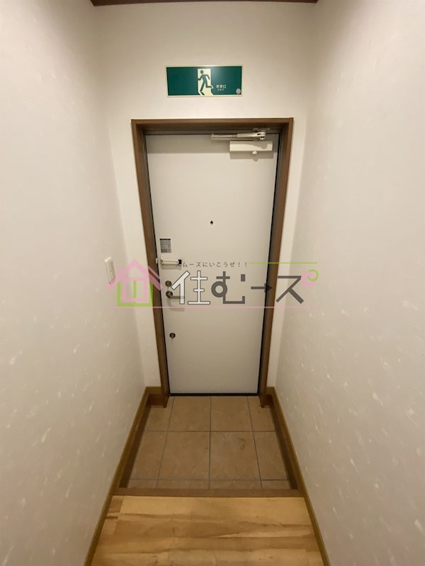 天下茶屋北一戸建 玄関