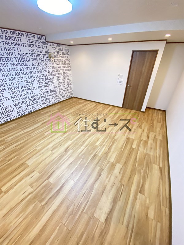 天下茶屋北一戸建 リビング