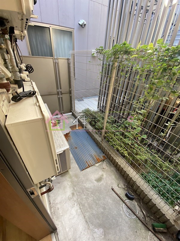 天下茶屋北一戸建 ベランダ