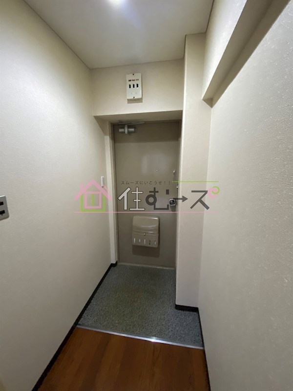 新大阪コーポビアネーズ 玄関