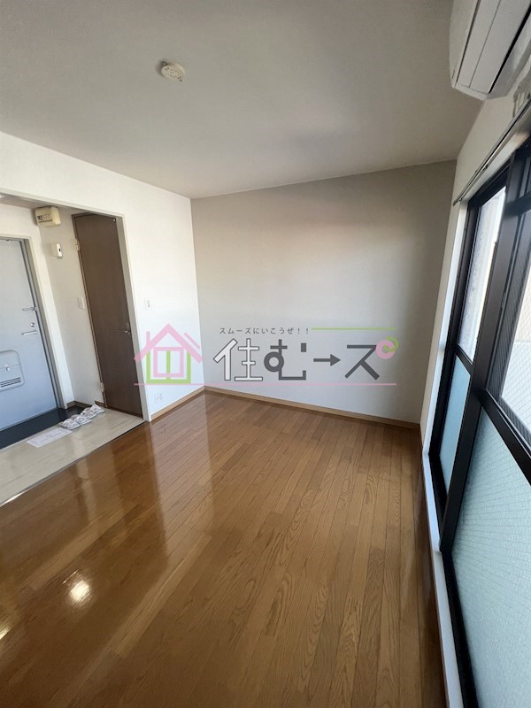 OKハイツ神路 リビング