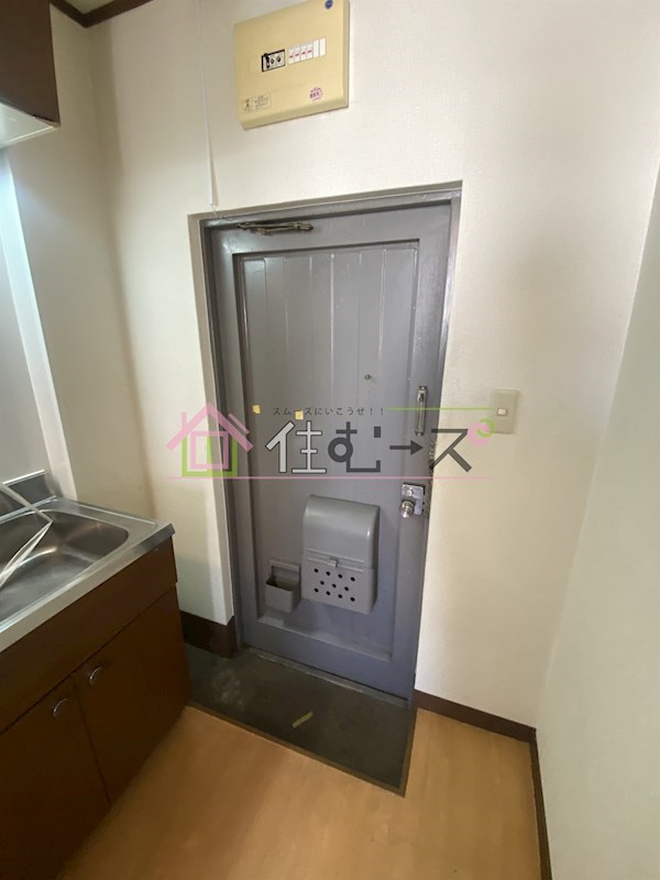 マンション楠木 玄関