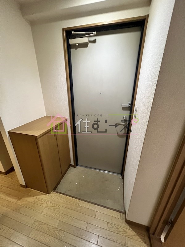 レフィナード恵美須 玄関