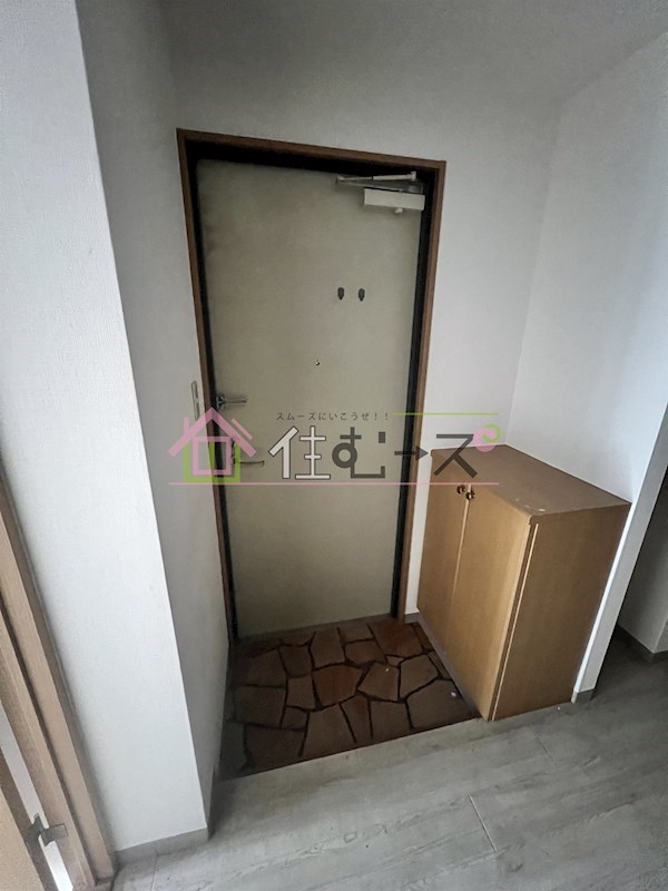 レフィナード恵美須 玄関