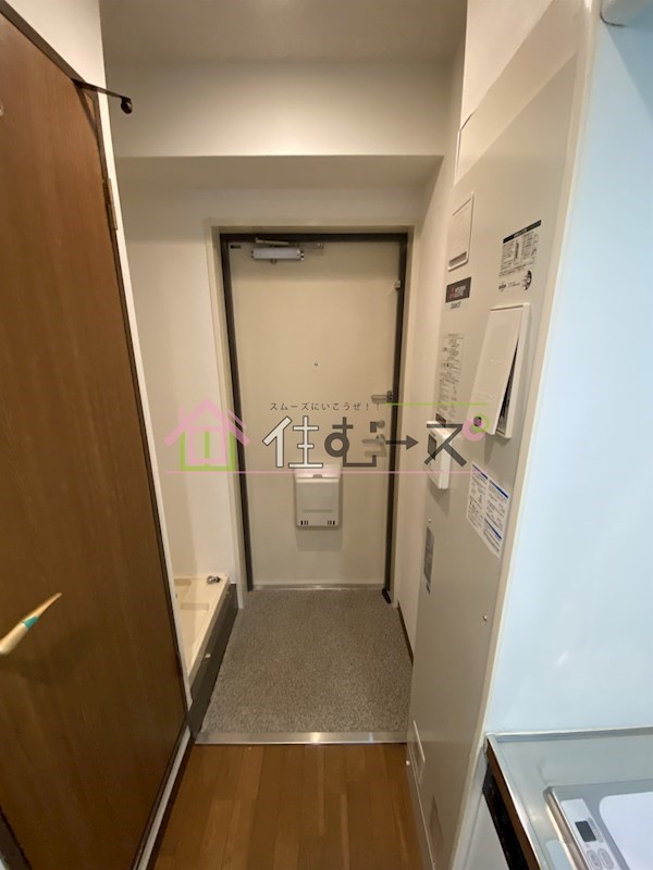 コスモコート大南 玄関