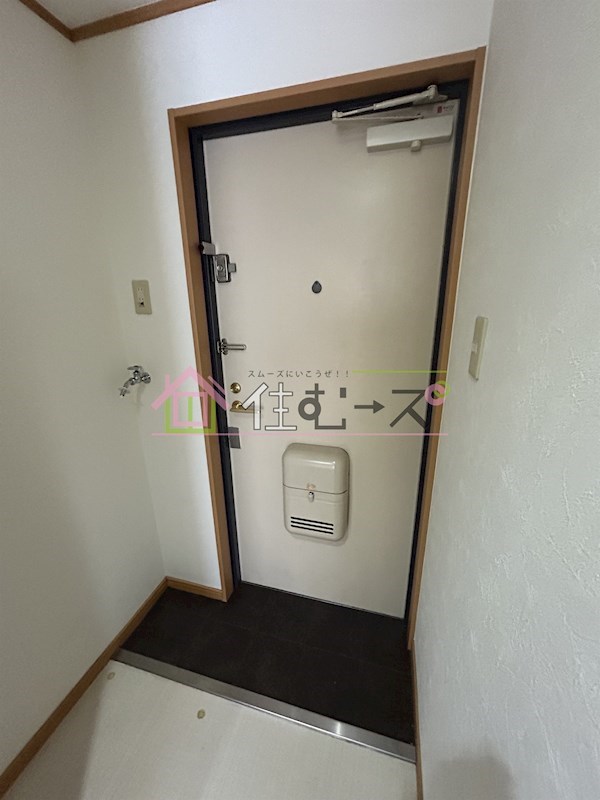 ドゥエリング成育 玄関