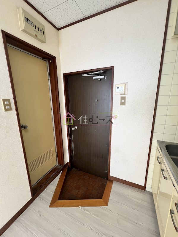 尼一マンション 玄関