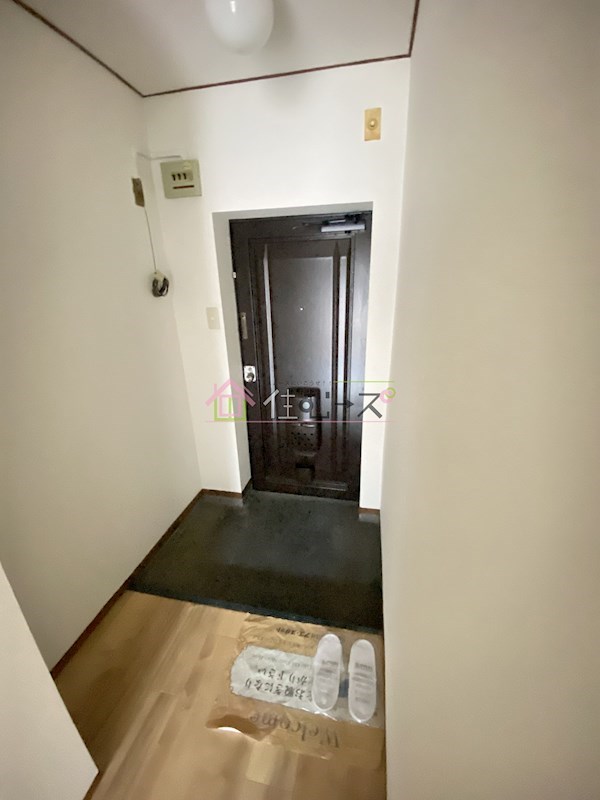 茜マンション 玄関
