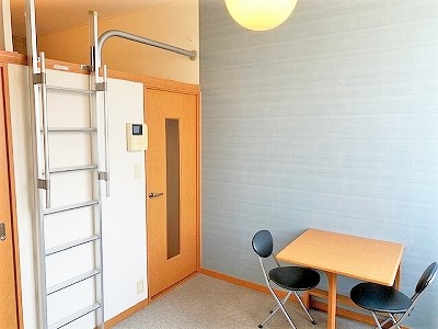 レオパレス甲東 ベッドルーム