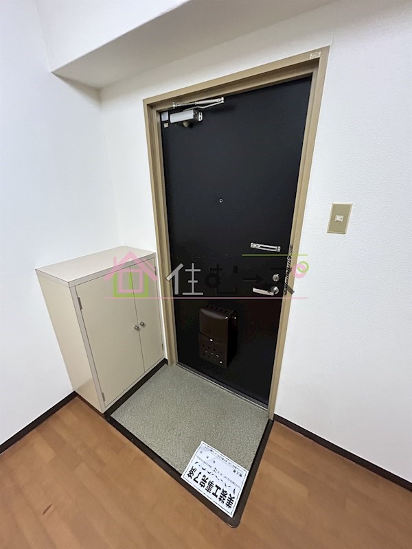 ダイドーメゾン本町 玄関