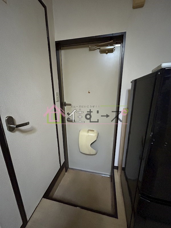 平和ハイツ 玄関