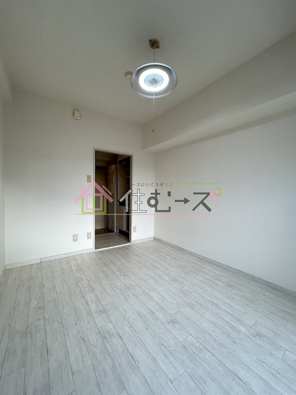 ロイヤルクレイン玉出 リビング