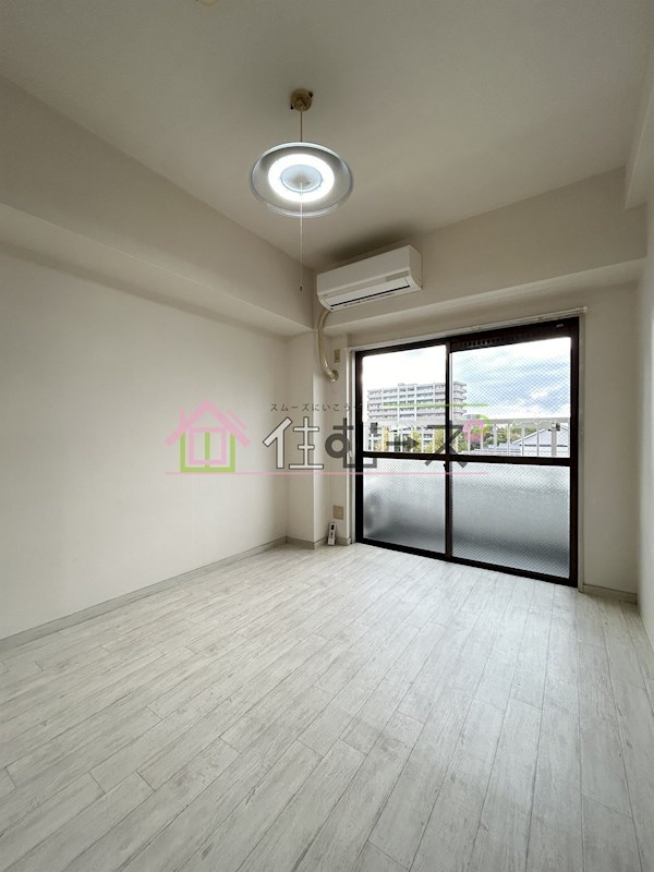 ロイヤルクレイン玉出 ベッドルーム