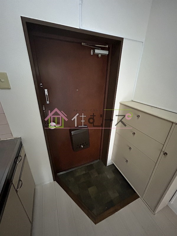 シャトーミツ 玄関