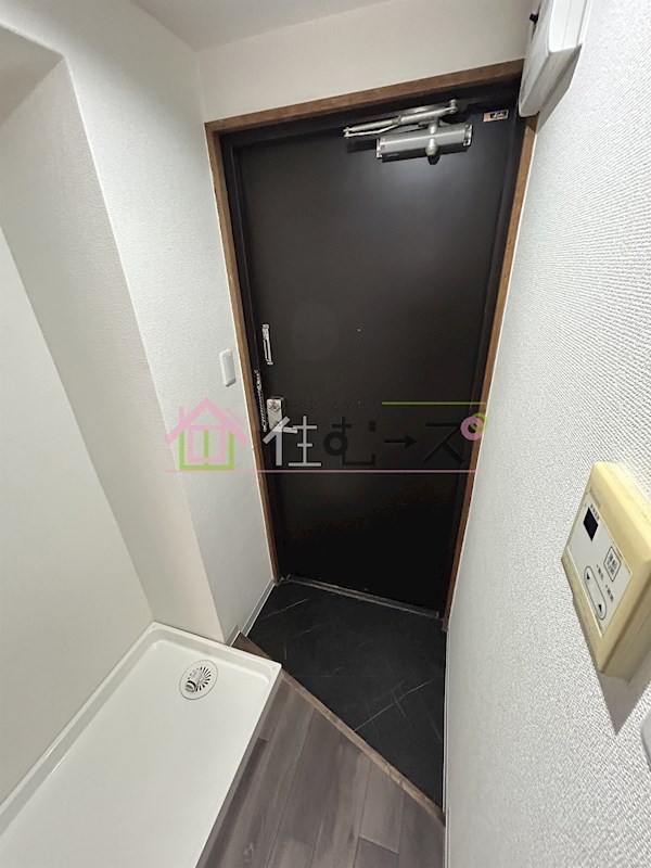 プラザイーグル 玄関