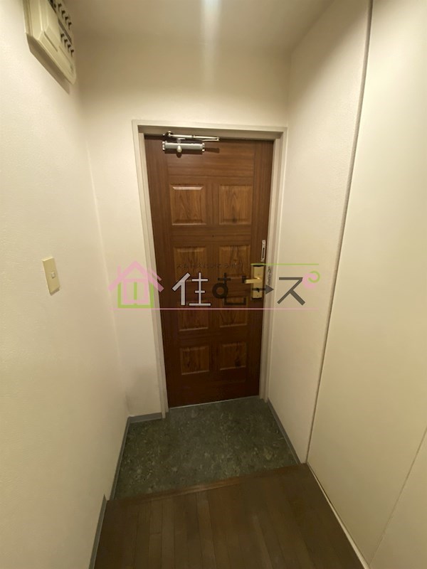 パラドール北加賀屋 玄関