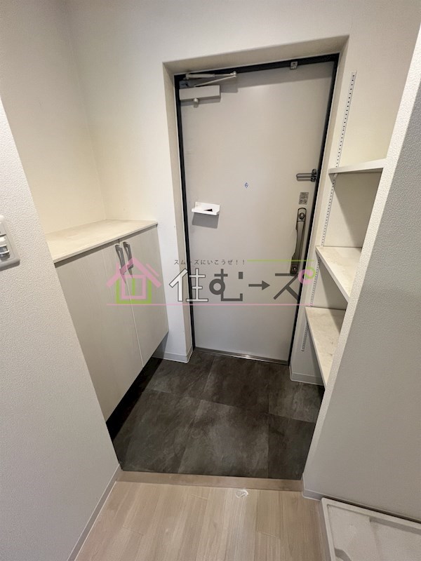 ワールドアイ阿波座WEST 玄関