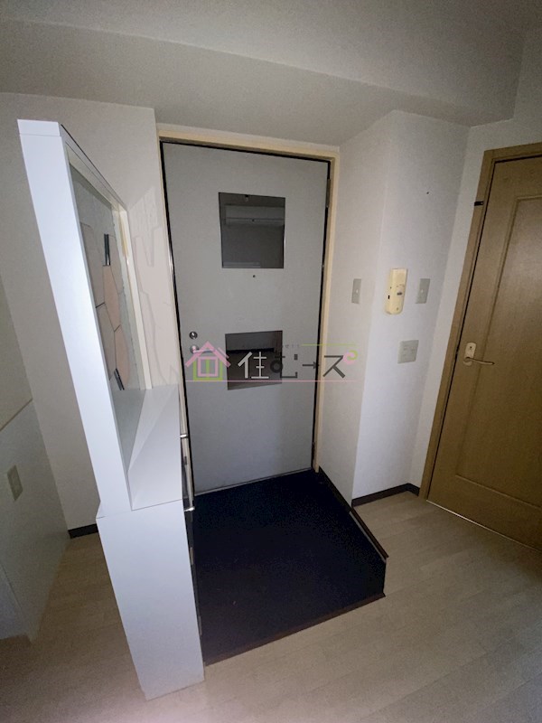 ステイタス難波 玄関