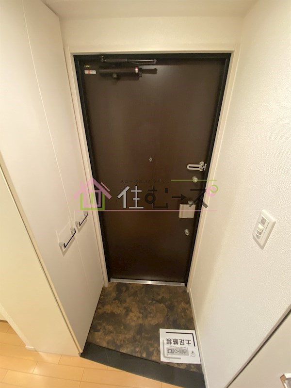 プレサンス難波EASTモダニティ 玄関