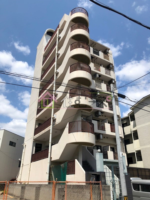 グルパ十三 外観