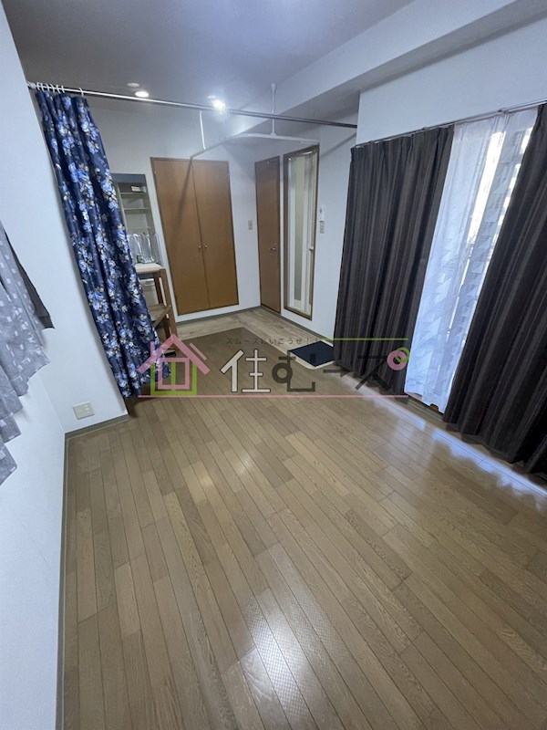 センエイ谷四 リビング