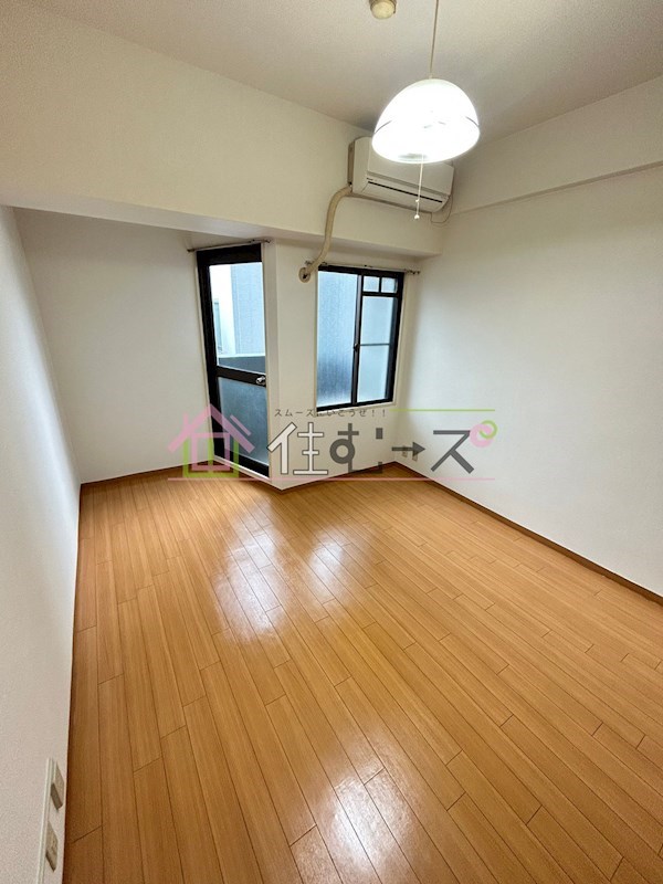 ノアーズアーク桃谷駅前 ベッドルーム