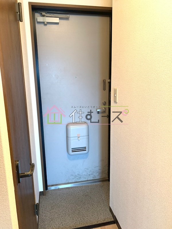 ワイケーマンション 玄関