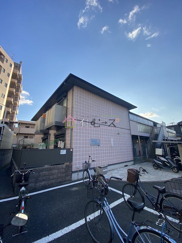 South East P-1 外観